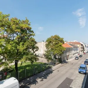 Gruene Und Zentrale Ruhelage Im Neubau Mit Balkon Apartment Wien
